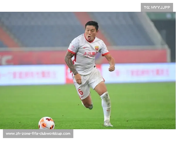 海港球员蔡慧康因不当行为被罚款并公开道歉引发热议