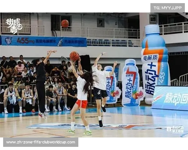 街球霸王赛事激烈 杨政长传助攻孙海清得分 X战队缩小分差至4分 街球霸王赛事激烈 杨政长传助攻孙海清得分 X战队缩小分差至4分